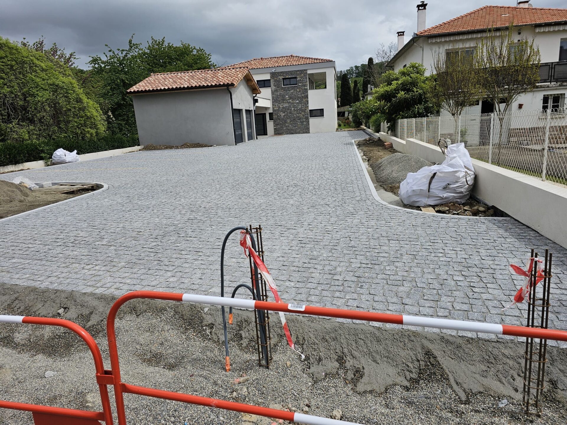 Assainissement Moulis, Assainissement Saint-Girons, Carrelage Moulis, Carrelage Saint-Girons, Charpente Moulis, Charpente Saint-Girons, Couverture Moulis, Couverture Saint-Girons, Maçonnerie Moulis, Maçonnerie Saint-Girons, Plâtrerie Moulis, Plâtrerie Saint-Girons, Rénovation Moulis, Rénovation Saint-Girons, Second œuvre Moulis, Second œuvre Saint-Girons
